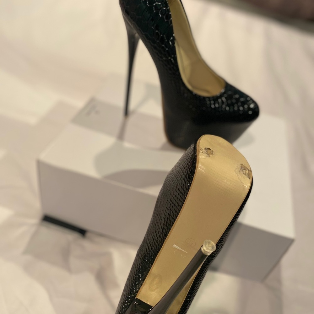 Shoes - Picture 8 of 8